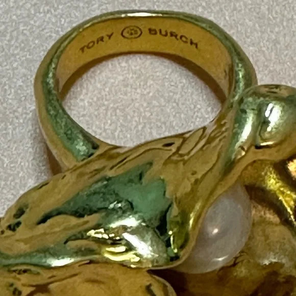 Tory Burch Oyster pearl from the ocean Ring size 7 - Picture 9 of 11